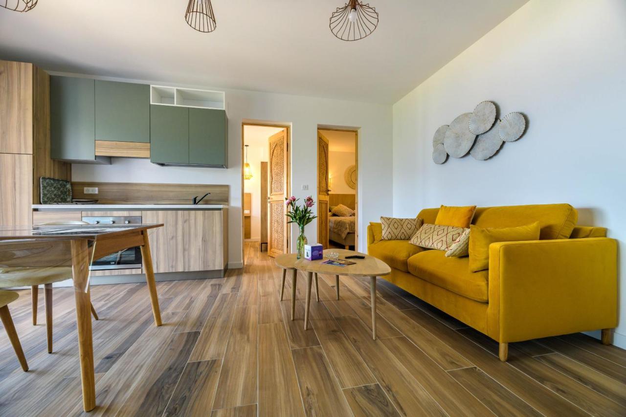 Residence Ochji Di Mare 普罗普里亚诺 外观 照片